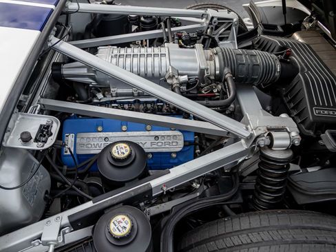 Used 2005 Ford GT image 25