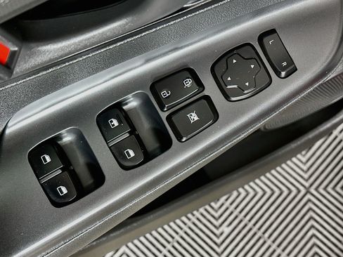 Used 2019 Hyundai Kona SE FWD image 17