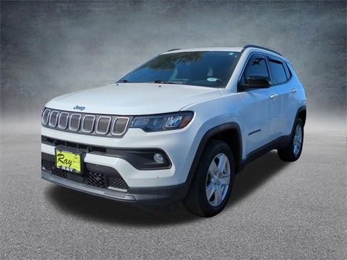 Used 2022 Jeep Compass Latitude w/ Sun and Sound Group image 8