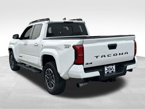 Used 2024 Toyota Tacoma TRD Sport w/ TRD Sport Upgrade Package image 22