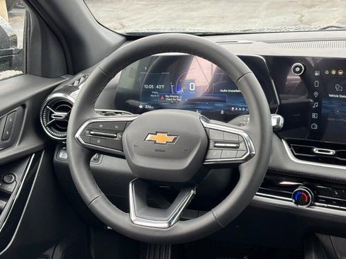New 2026 Chevrolet Equinox LT w/ Convenience Package II FWD image 7