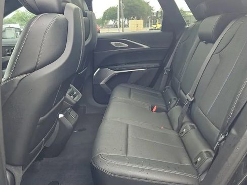 Used 2024 Cadillac Lyriq Sport RWD image 10