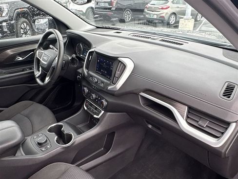 Used 2024 GMC Terrain SLE w/ Driver Convenience Package FWD image 27