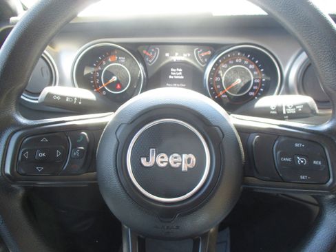 Used 2021 Jeep Wrangler Sport AWD/4WD image 15