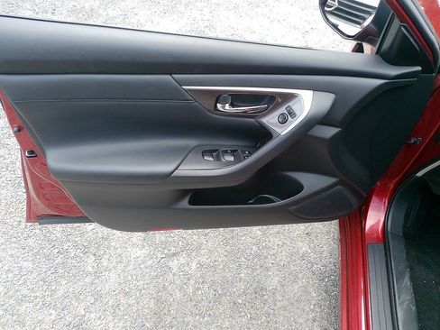 Used 2013 Nissan Altima 2.5 SL FWD image 28