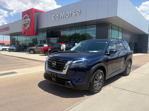 Used 2024 Nissan Pathfinder SV FWD image 1