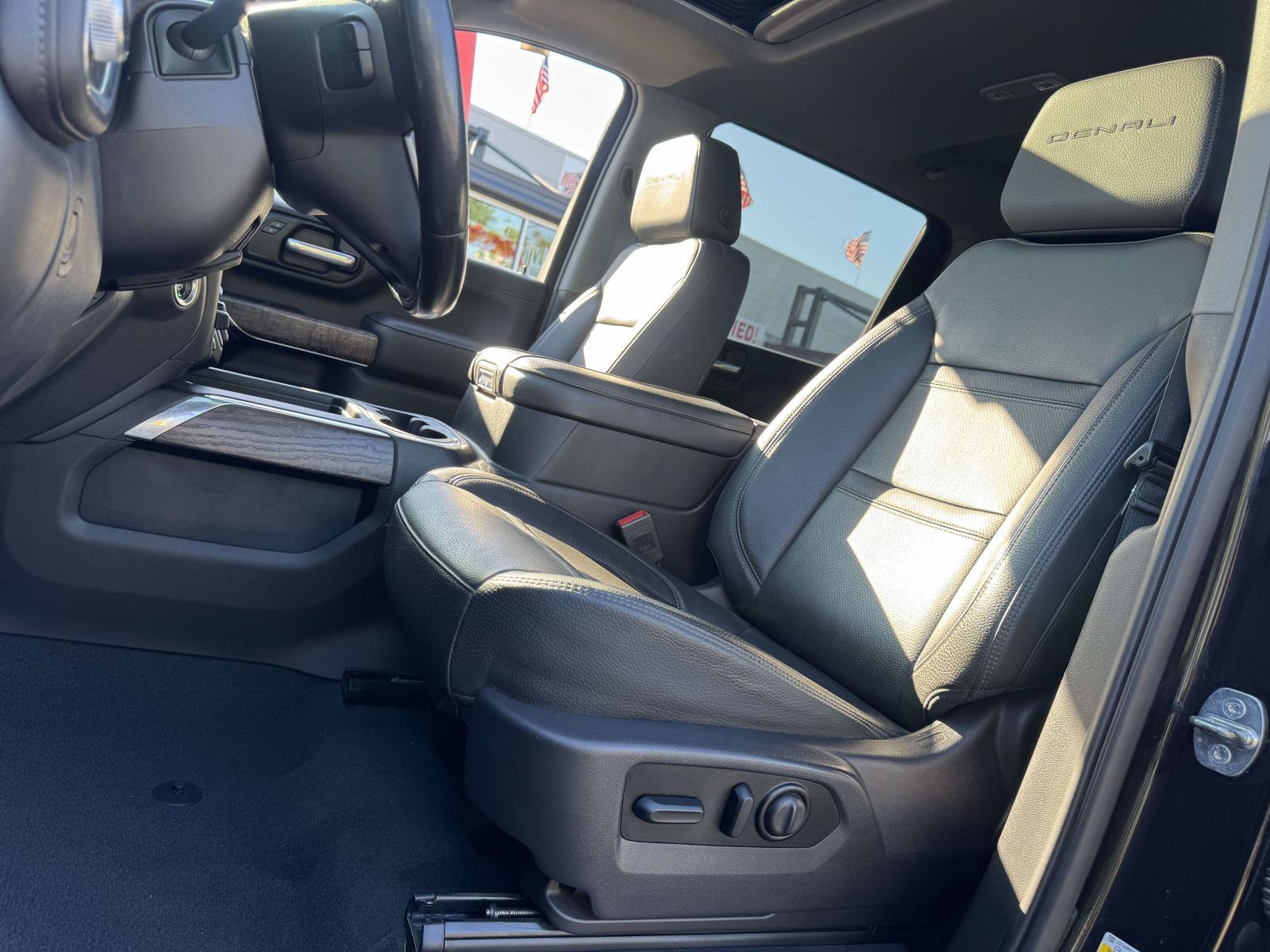 Used 2021 GMC Sierra 2500 Denali w/ Denali Ultimate Package AWD/4WD image 18