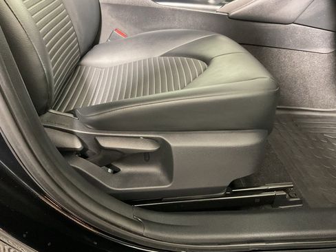 Used 2019 Toyota Camry LE image 35