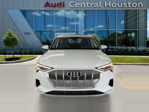 Used 2022 Audi e-tron Premium Plus w/ Premium Plus Package image 6