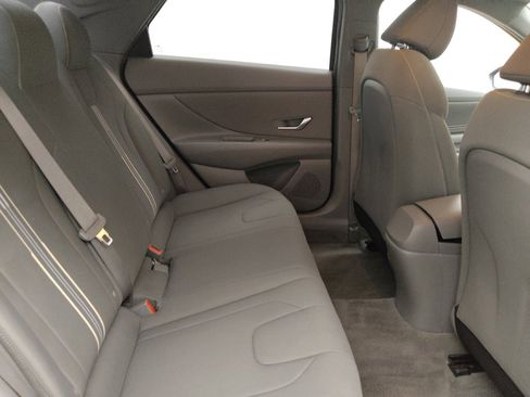 Used 2023 Hyundai Elantra SEL w/ Convenience Package FWD image 19