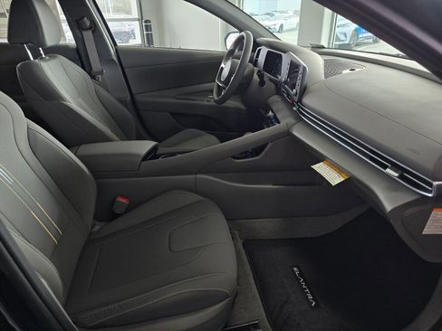 New 2026 Hyundai Elantra Hybrid FWD image 43