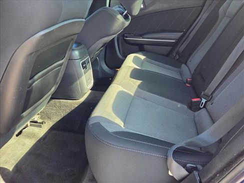 Used 2015 Dodge Charger SXT image 12