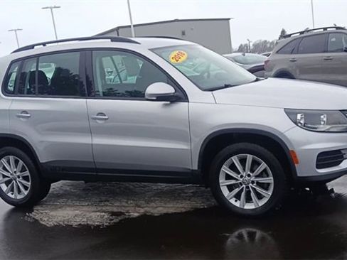 Used 2018 Volkswagen Tiguan Limited w/ Premium Package image 4