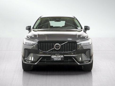 Used 2025 Volvo XC60 B5 Plus AWD/4WD image 8