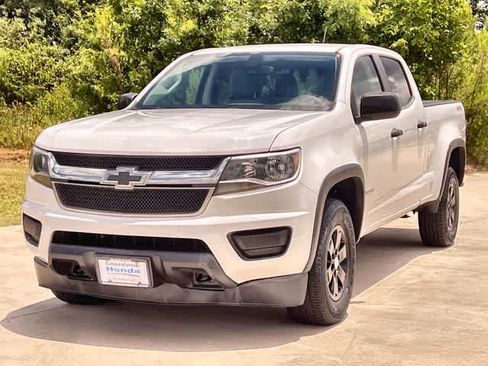 Used 2020 Chevrolet Colorado W/T w/ WT Convenience Package AWD/4WD image 2