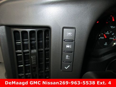 New 2025 GMC Savana 3500 image 21