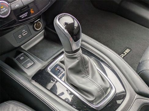 Used 2019 Nissan Rogue SL image 26