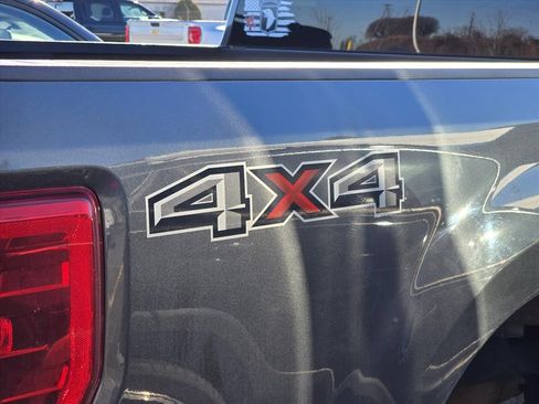 Used 2019 Ford F250 XLT image 9