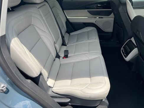 New 2026 Lincoln Nautilus Premier AWD/4WD image 16