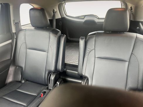 Used 2018 Toyota Highlander XLE image 13