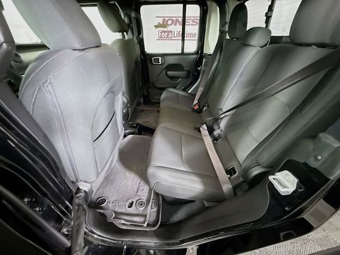 Used 2023 Jeep Gladiator Willys image 28