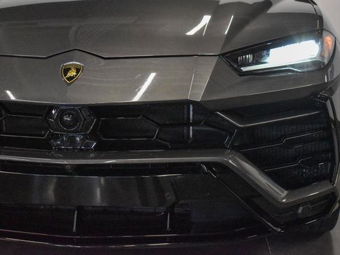 Used 2022 Lamborghini Urus image 12