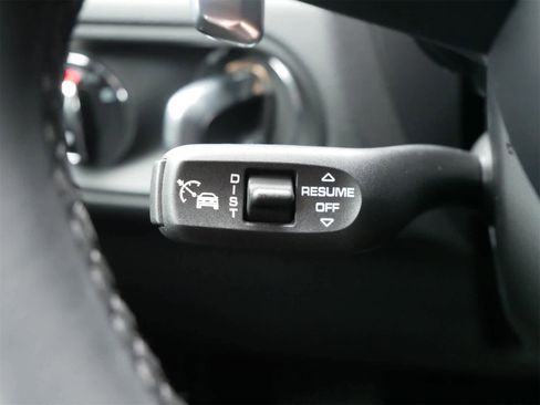 Used 2025 Porsche Macan image 17