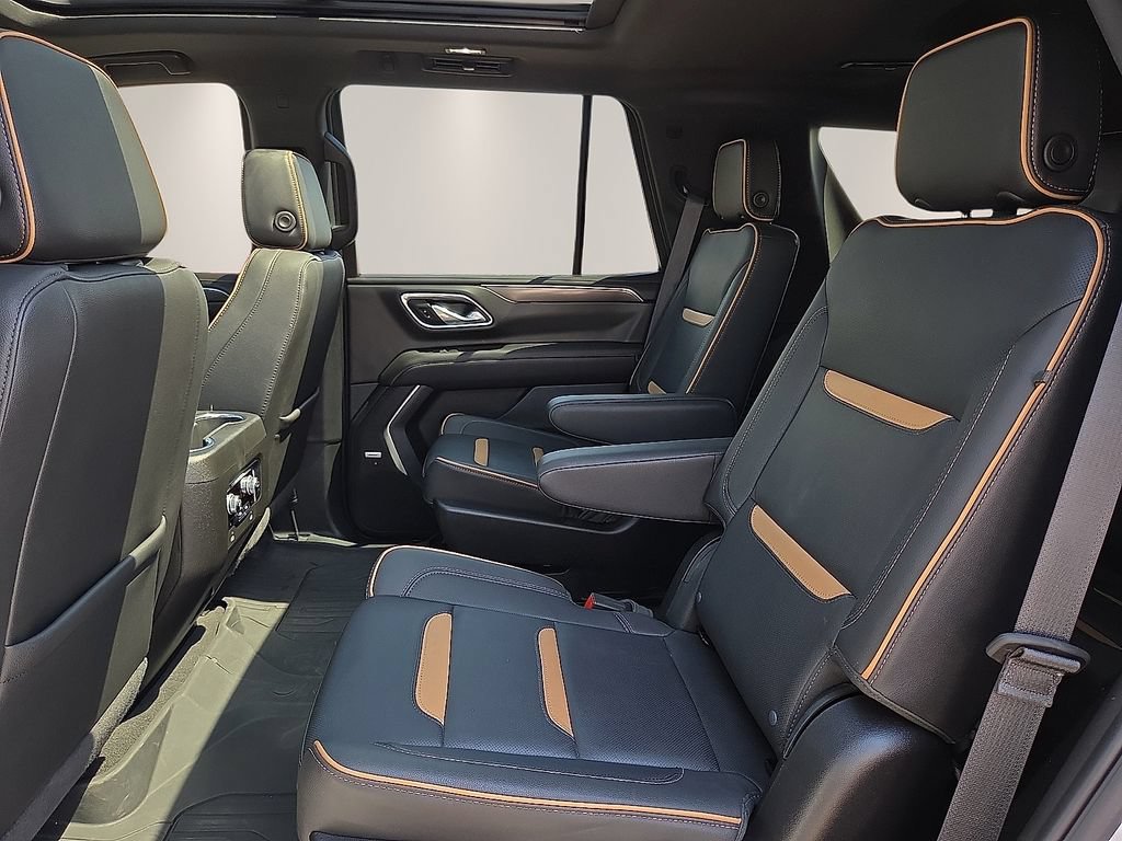 Used 2024 GMC Yukon AT4 w/ Technology Package AWD/4WD image 13