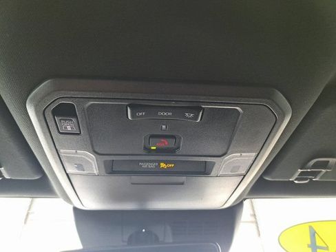 Used 2024 Toyota Tacoma SR5 AWD/4WD image 18