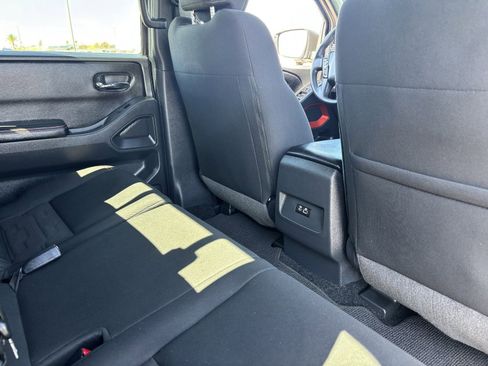 Used 2025 Nissan Frontier PRO-4X AWD/4WD image 13