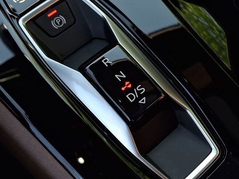 Used 2025 Audi A5 2.0T Prestige image 15