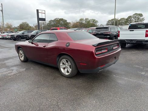 Used 2023 Dodge Challenger SXT image 5