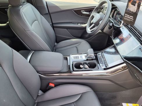 New 2025 Audi Q8 Premium image 12