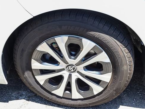 Used 2021 Toyota Corolla LE FWD image 7