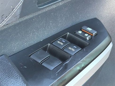 Used 2015 Toyota Tundra Platinum image 27