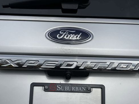 Used 2019 Ford Expedition XLT image 40