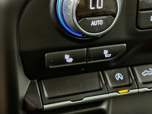 Used 2019 Chevrolet Silverado 1500 LT w/ All-Star Edition AWD/4WD image 4