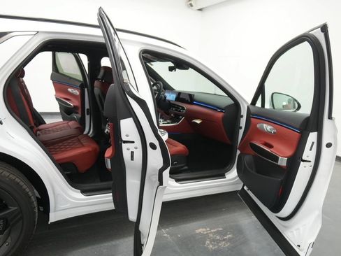 New 2026 Genesis GV70 3.5T Sport Prestige AWD/4WD image 33