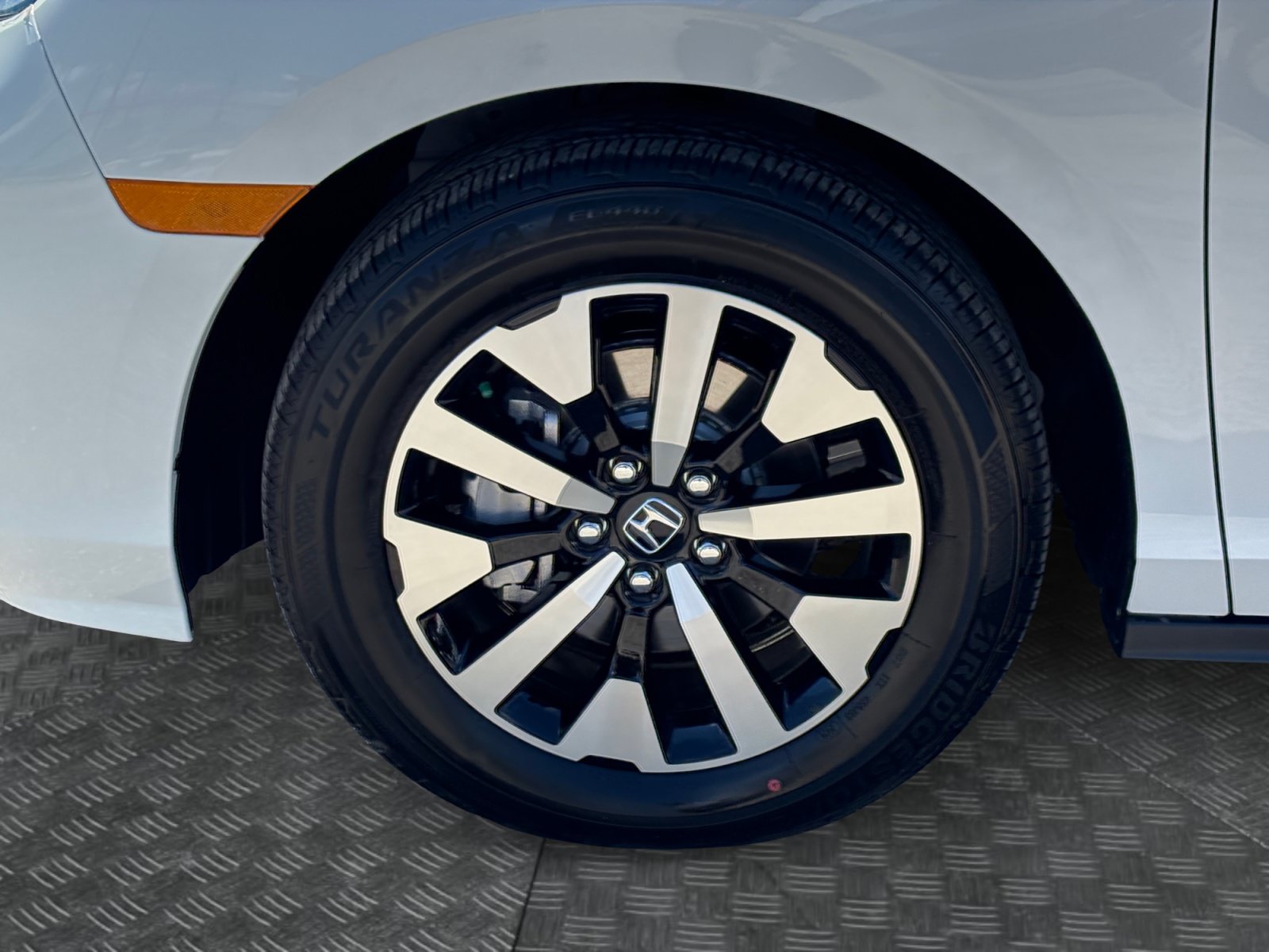 New 2026 Honda Odyssey EX-L image 9