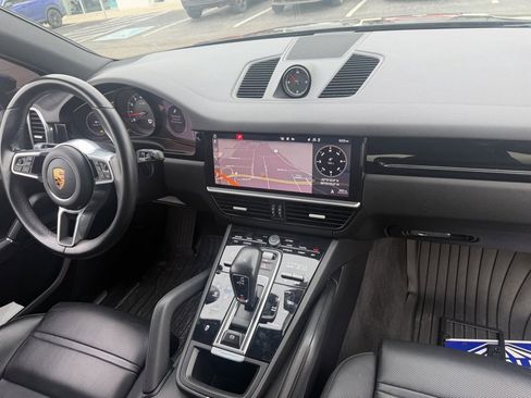 Used 2021 Porsche Cayenne image 12