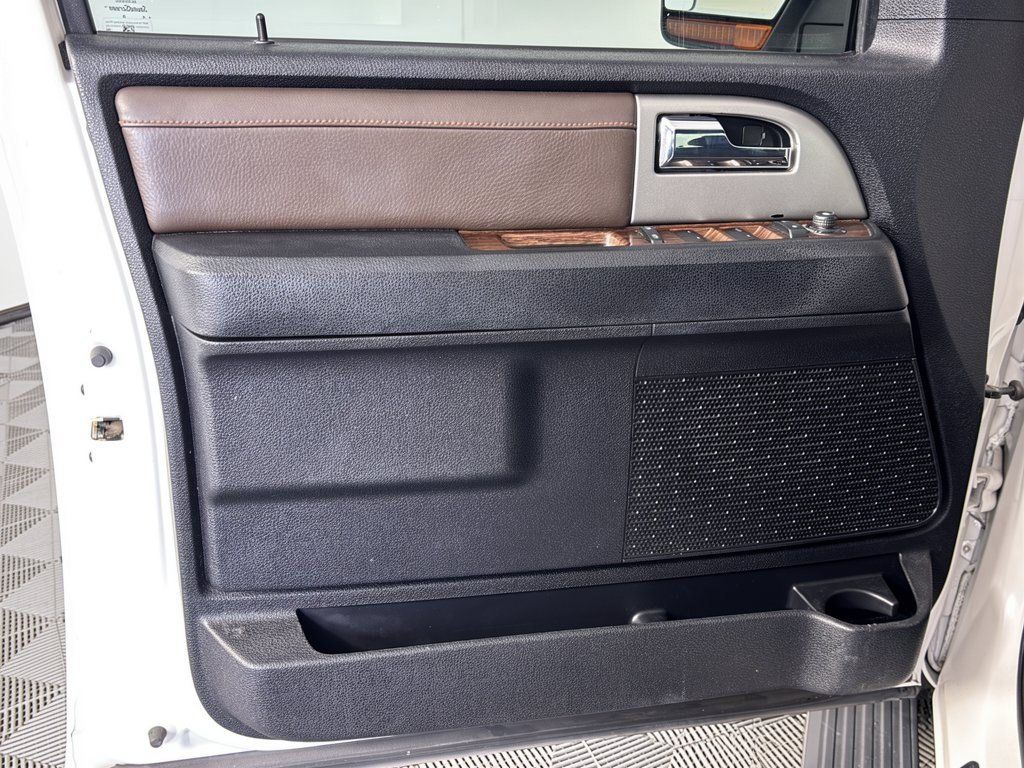 Used 2015 Ford Expedition King Ranch RWD image 14