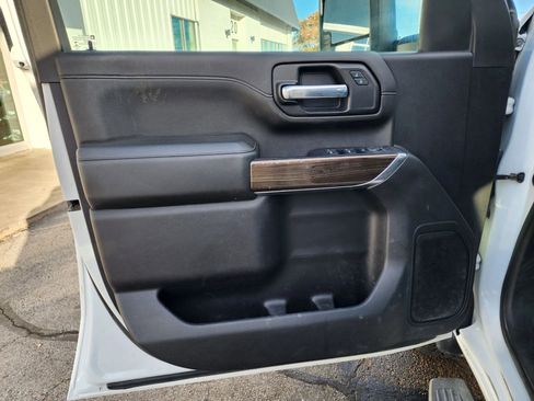 Used 2022 Chevrolet Silverado 2500 LT w/ Convenience Package image 11