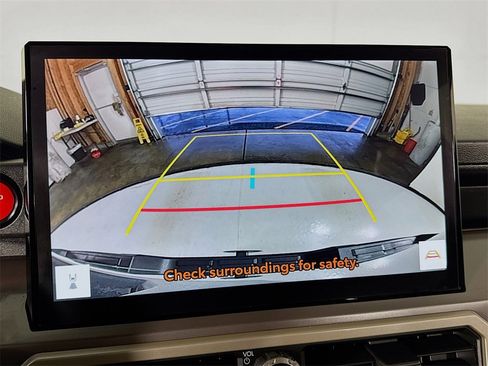 Used 2024 Toyota Tacoma TRD Off-Road image 25