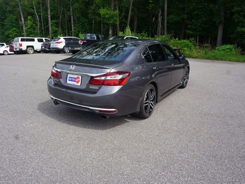 Used 2017 Honda Accord Sport Special Edition image 19