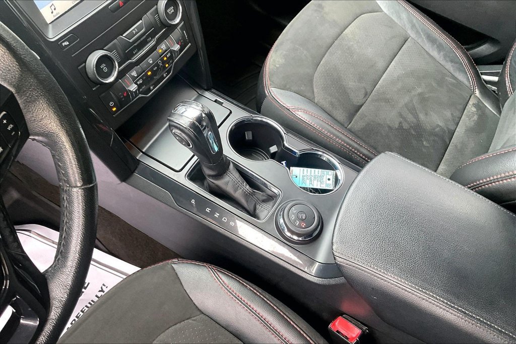 Used 2018 Ford Explorer XLT w/ Equipment Group 202A AWD/4WD image 16