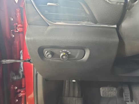 Used 2022 Chevrolet Traverse RS w/ LPO, Floor Liner Package AWD/4WD image 33