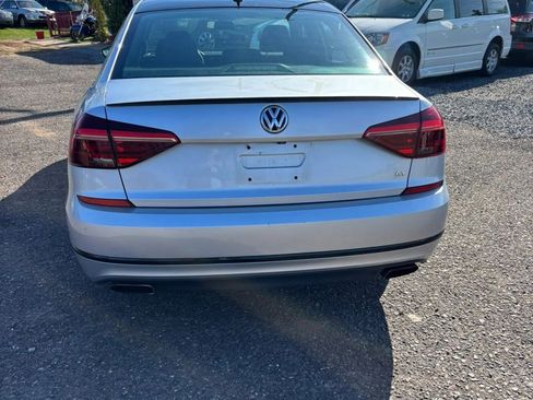 Used 2018 Volkswagen Passat GT FWD image 7