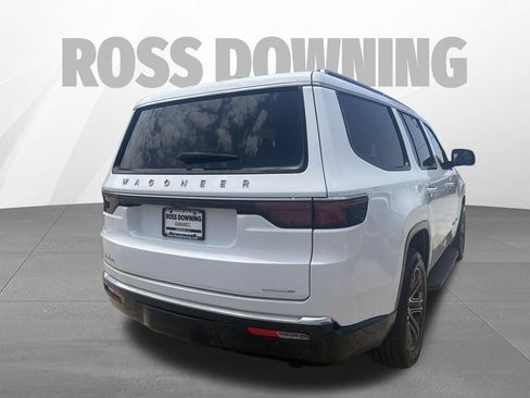 Used 2024 Jeep Wagoneer Series II w/ Flexible Seating Group RWD image 4