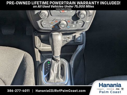 Used 2020 Jeep Renegade Latitude FWD image 19