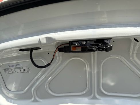 Used 1990 Buick Reatta Convertible image 33